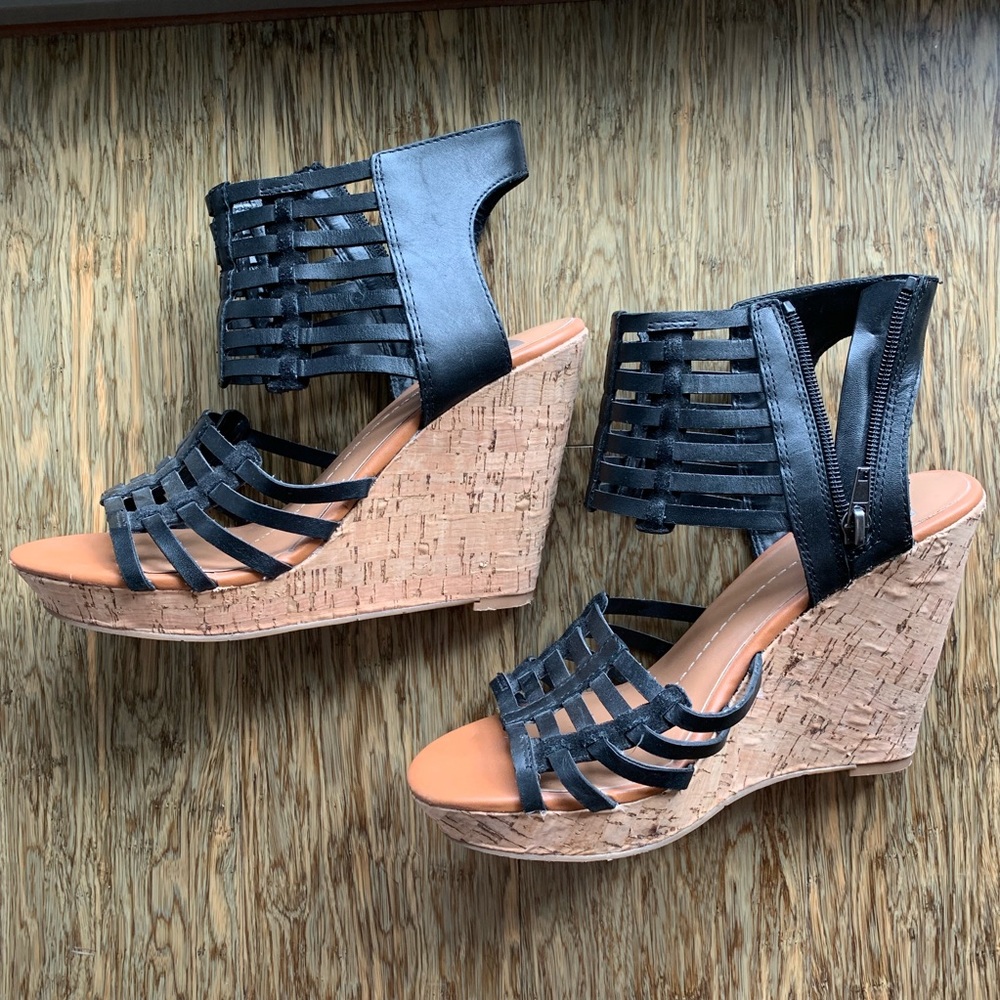 Dolce Vita black wedges